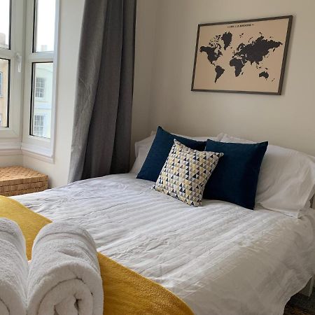 The Hideaway, Calm, Cozy, Dog Friendly Retreat Apartment Челтнъм Екстериор снимка