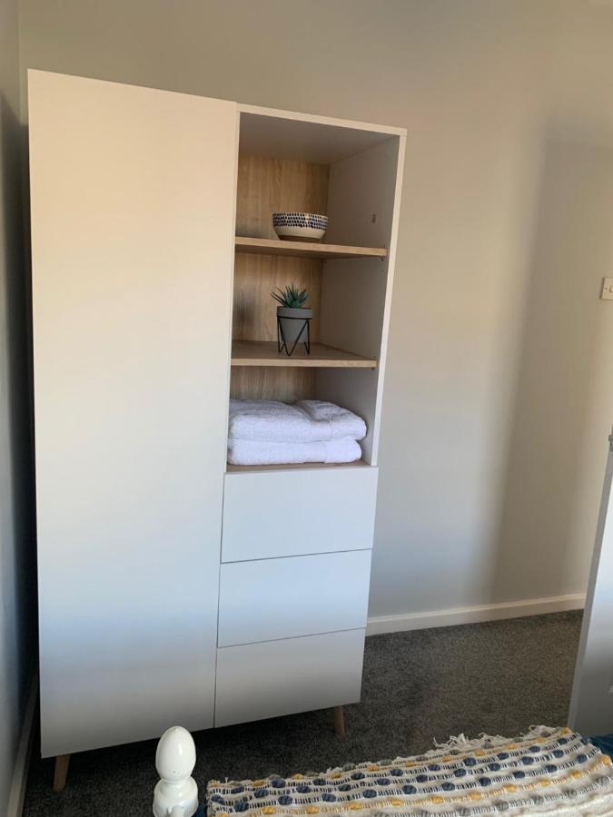 The Hideaway, Calm, Cozy, Dog Friendly Retreat Apartment Челтнъм Екстериор снимка