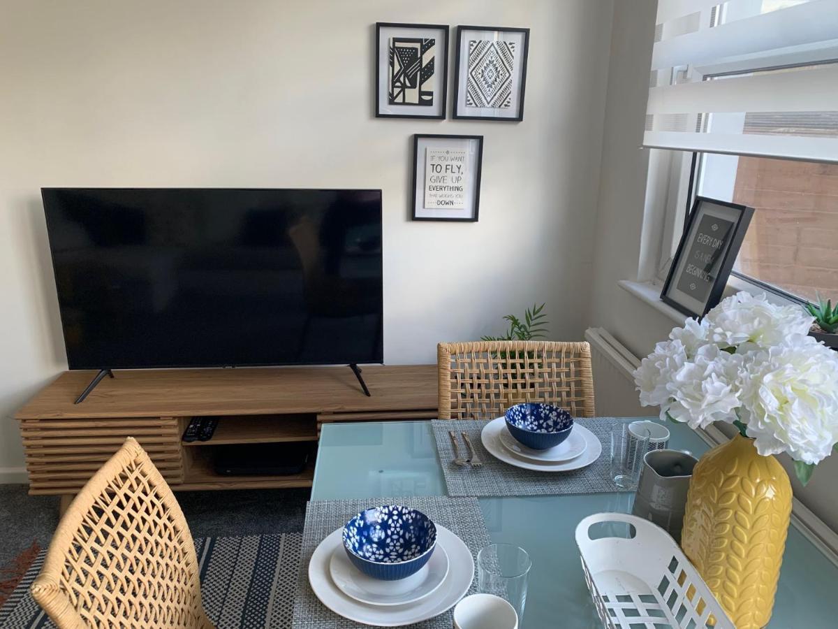 The Hideaway, Calm, Cozy, Dog Friendly Retreat Apartment Челтнъм Екстериор снимка