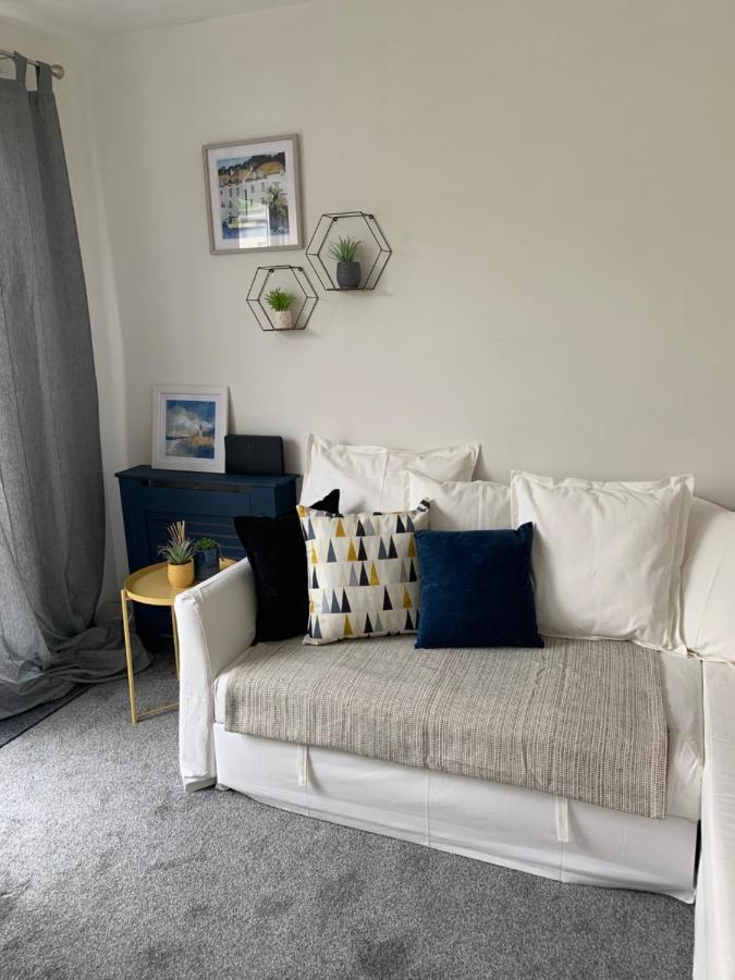 The Hideaway, Calm, Cozy, Dog Friendly Retreat Apartment Челтнъм Екстериор снимка